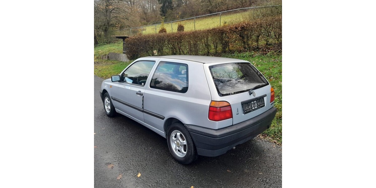 VW Golf III 82.000 km 2.490 &euro; Hardegsen 37181