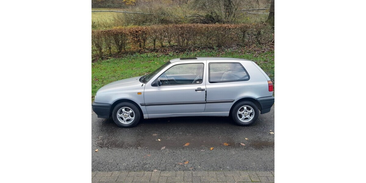 VW Golf III 82.000 km 2.490 &euro; Hardegsen 37181