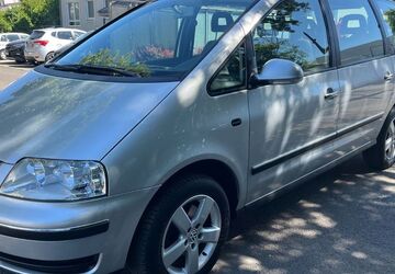 VW Sharan 209.584 km 3.990 &euro; Göttingen 37077