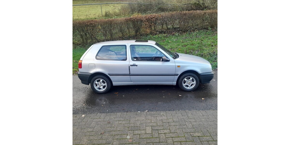 VW Golf III 82.000 km 2.490 &euro; Hardegsen 37181