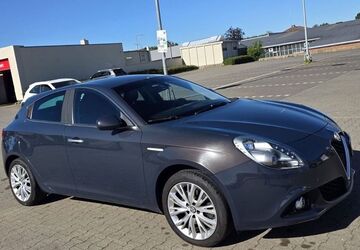 Alfa Romeo Giulietta 60.000 km 8.300 &euro; Rosdorf 37124