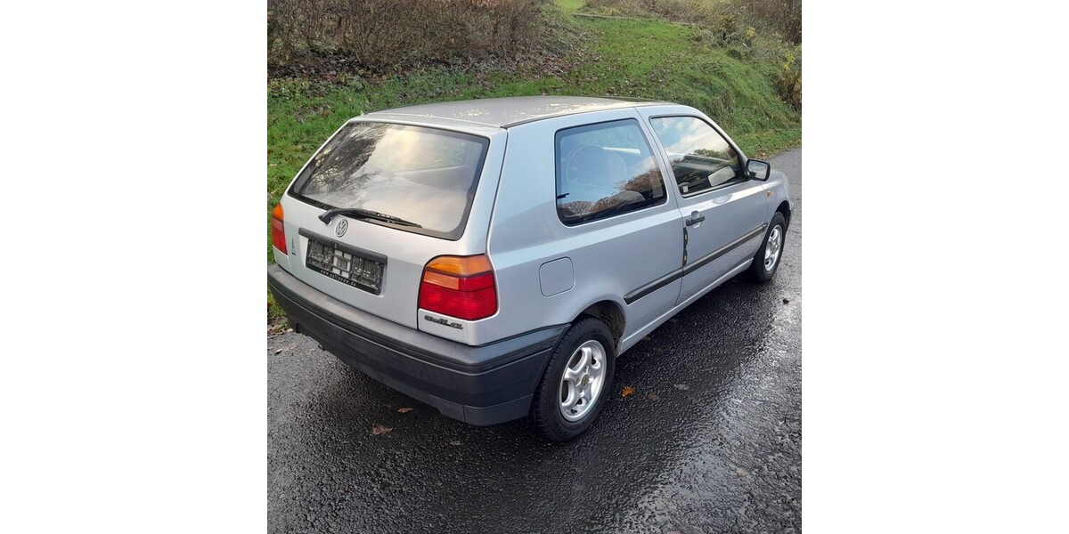 VW Golf III 82.000 km 2.490 &euro; Hardegsen 37181