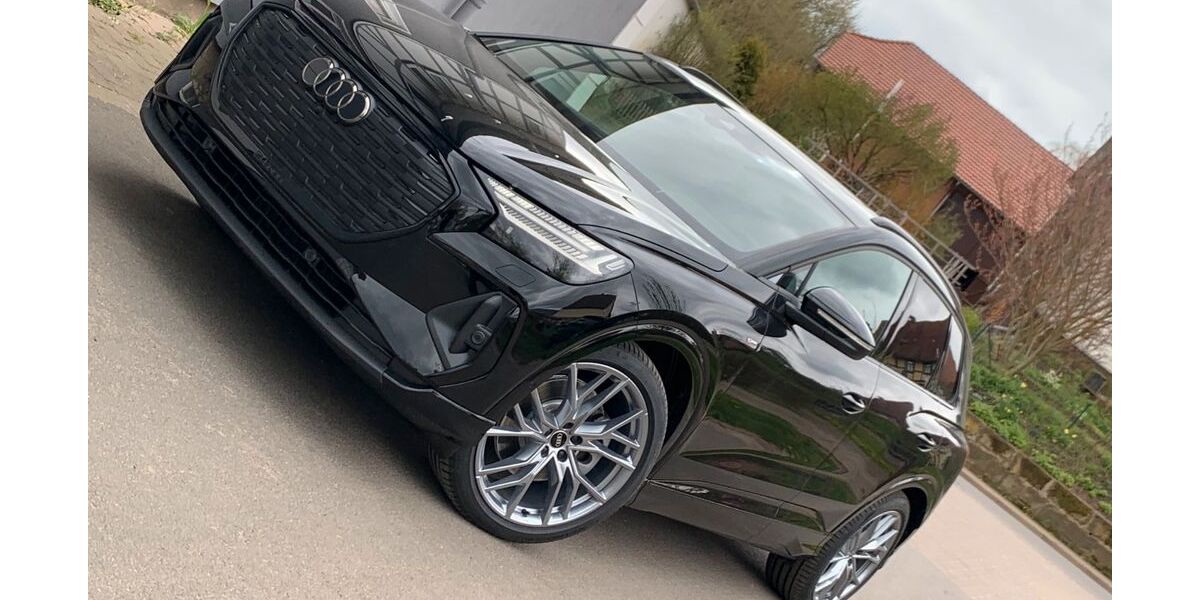 Audi Q4 1 km 64.900 &euro; Beienrode bei Göttingen 37130