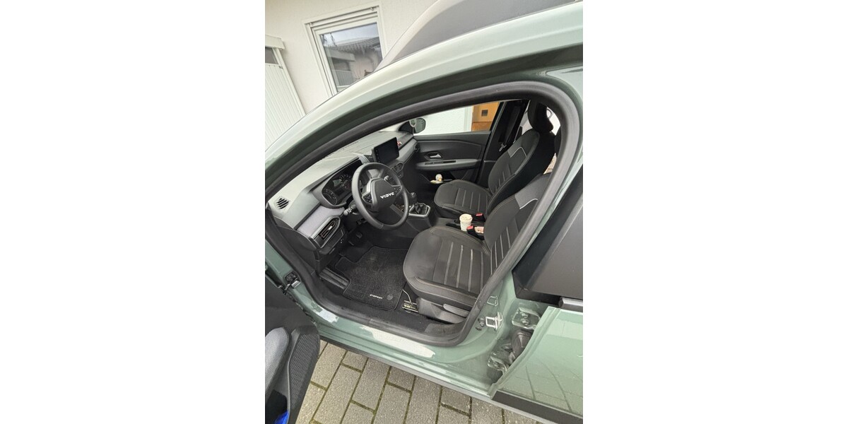 Dacia Sandero 9.800 km 15.500 &euro; Witzenhausen 37213