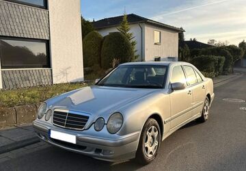 Mercedes-Benz E 200 122.480 km 4.300 &euro; Northeim 37154
