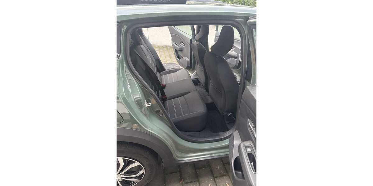 Dacia Sandero 9.800 km 15.500 &euro; Witzenhausen 37213