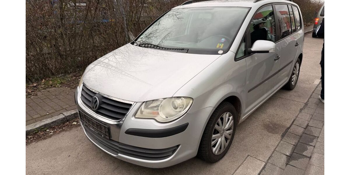VW Touran 290.000 km 2.490 &euro; Göttingen 37077