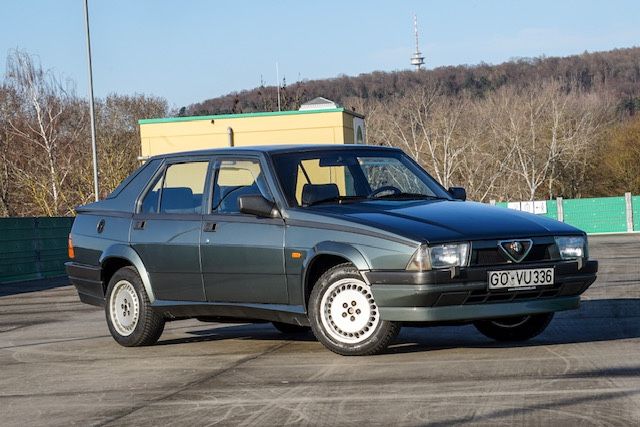 Alfa Romeo 75 87.500 km 19.890 &euro; Göttingen 37081