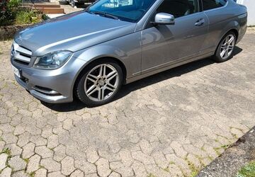 Mercedes-Benz 220 191.000 km 8.999 &euro; Moringen 37186